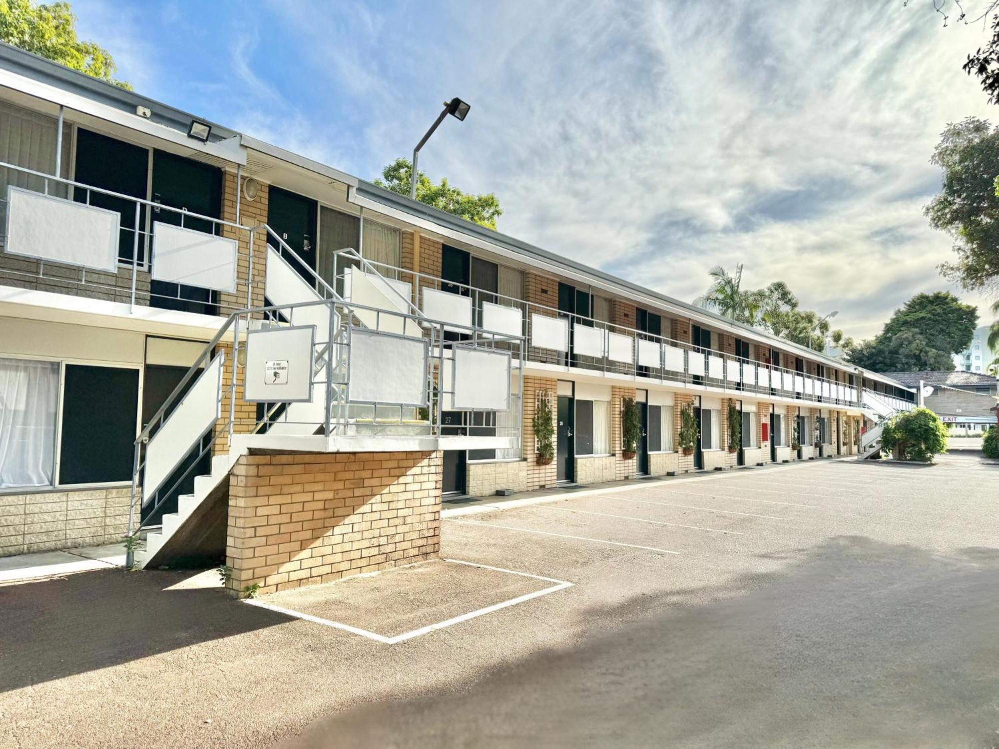 Flag Motor Lodge Perth Exterior photo