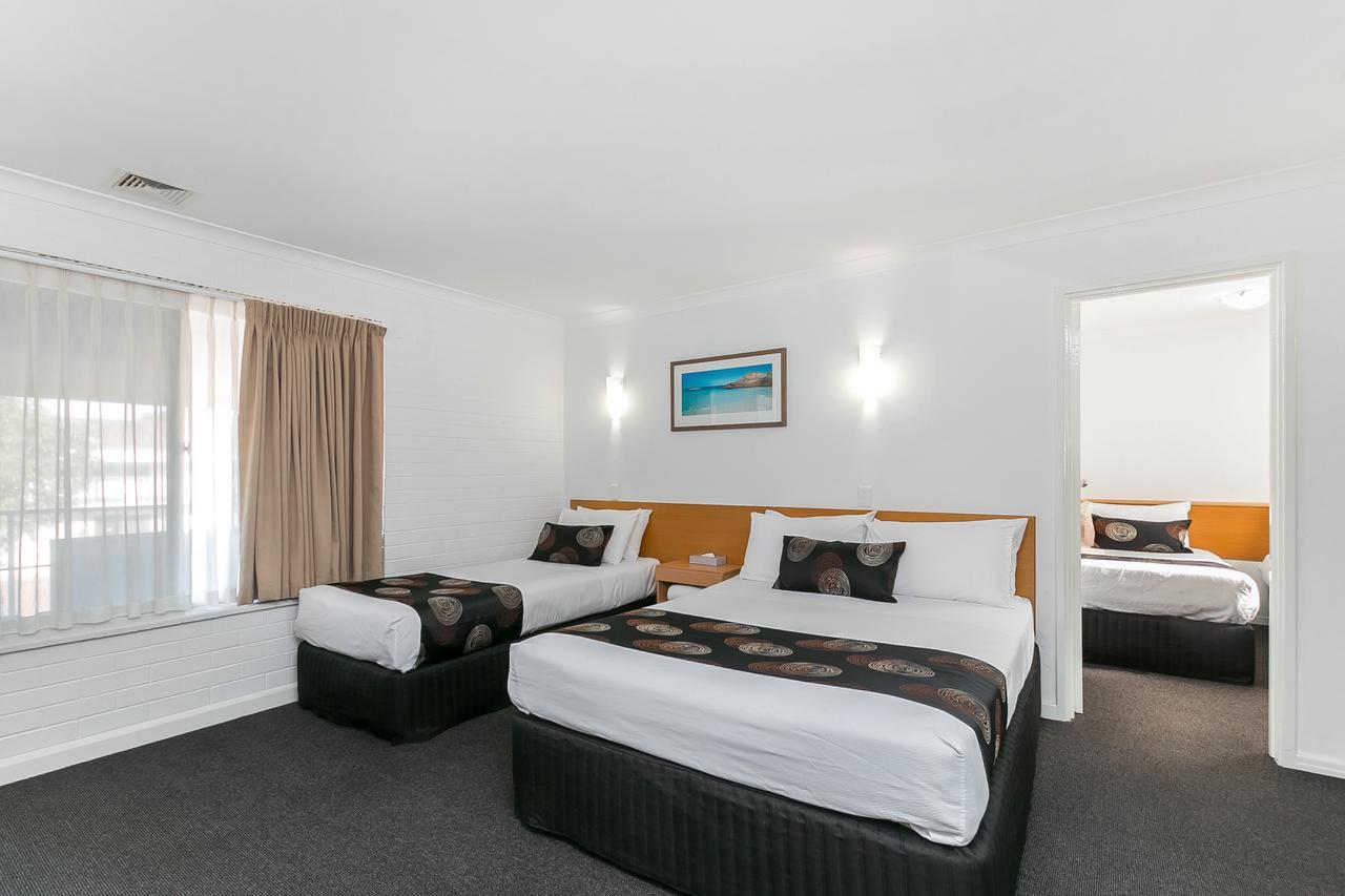 Flag Motor Lodge Perth Exterior photo