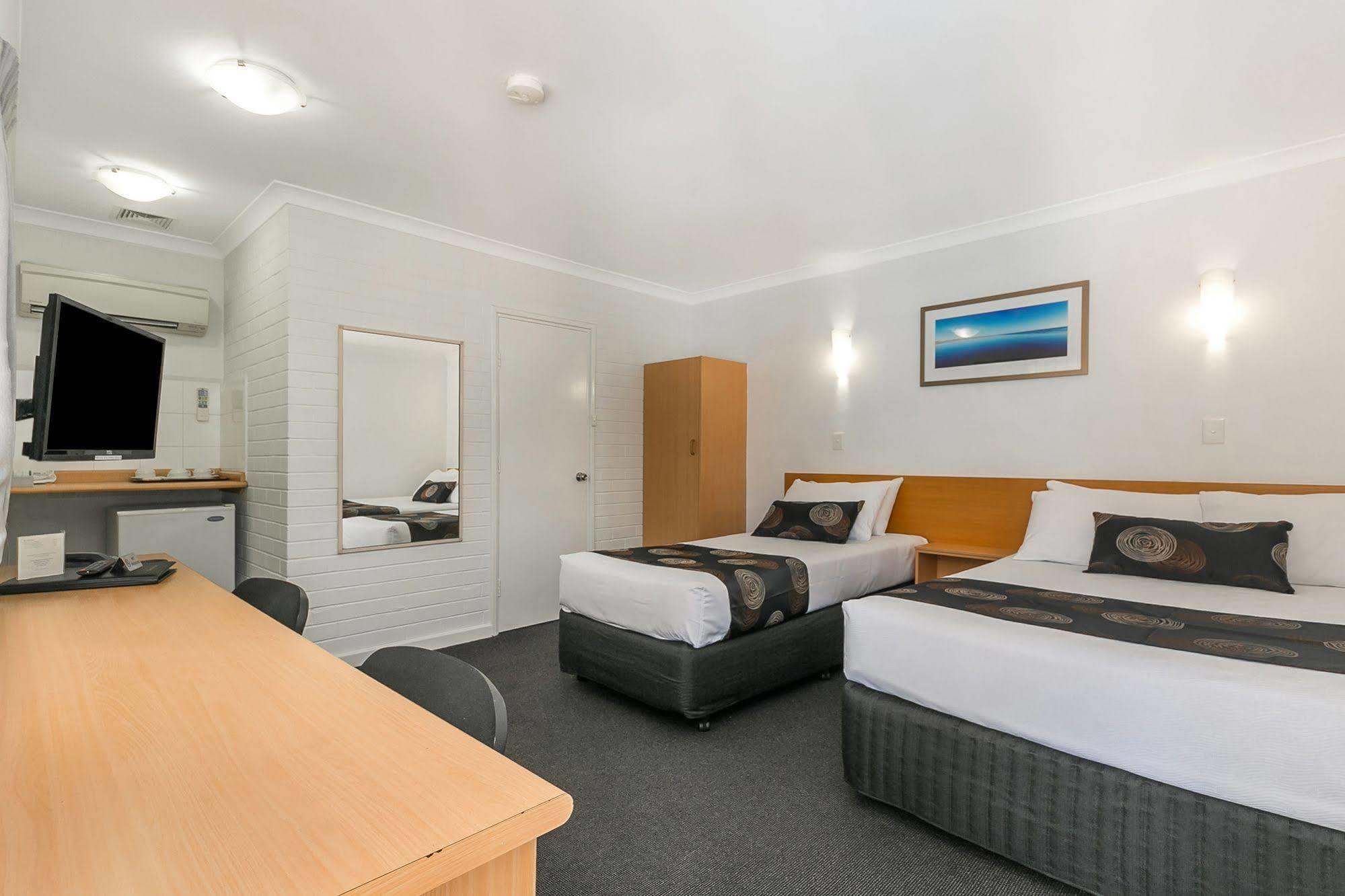 Flag Motor Lodge Perth Exterior photo
